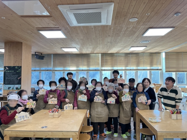 2025년 12월 상록수기억학교 &lt만학도 특별 프로그램 - 달서목재문화관 체험학습&gt